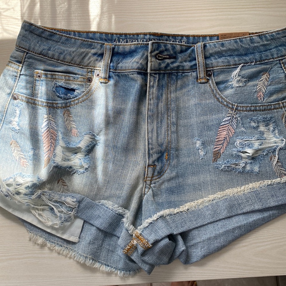 American Eagle outfitters light wash hi rise high rise festival shorts size 12